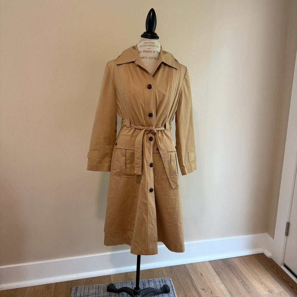 Montgomery Ward Vintage Braetan Beige Trench with lining and hood. Size 9/10
